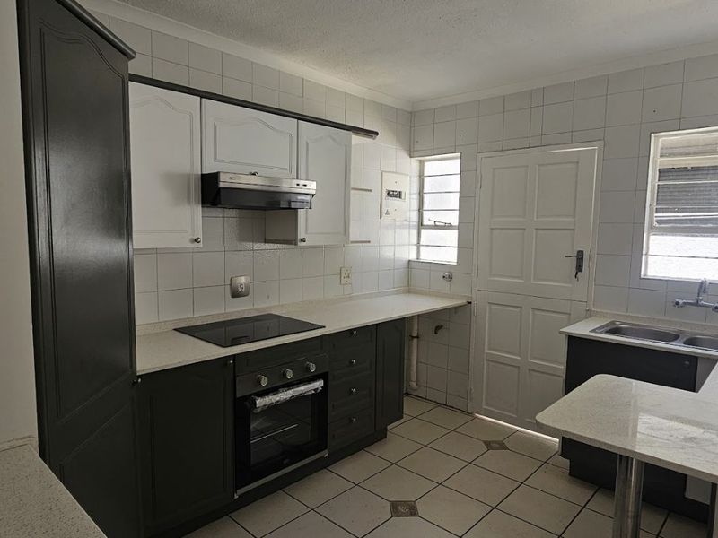 Cluster For Sale in Bryanston - Photo 3