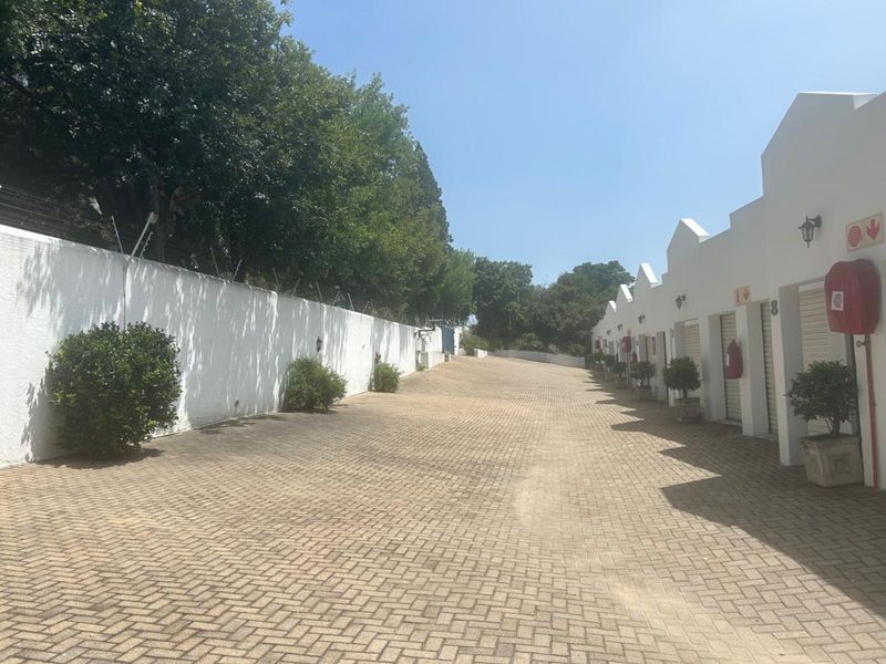 Cluster For Sale in Bryanston - Photo 2