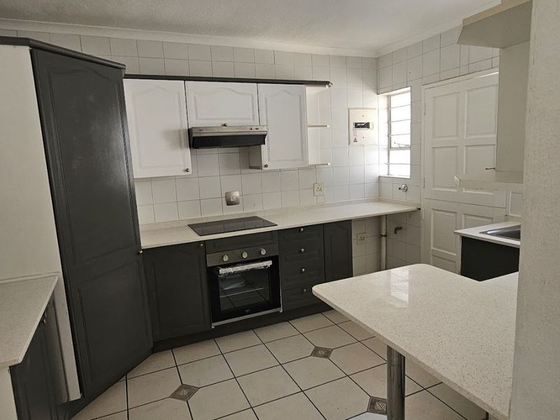 Cluster For Sale in Bryanston - Photo 4