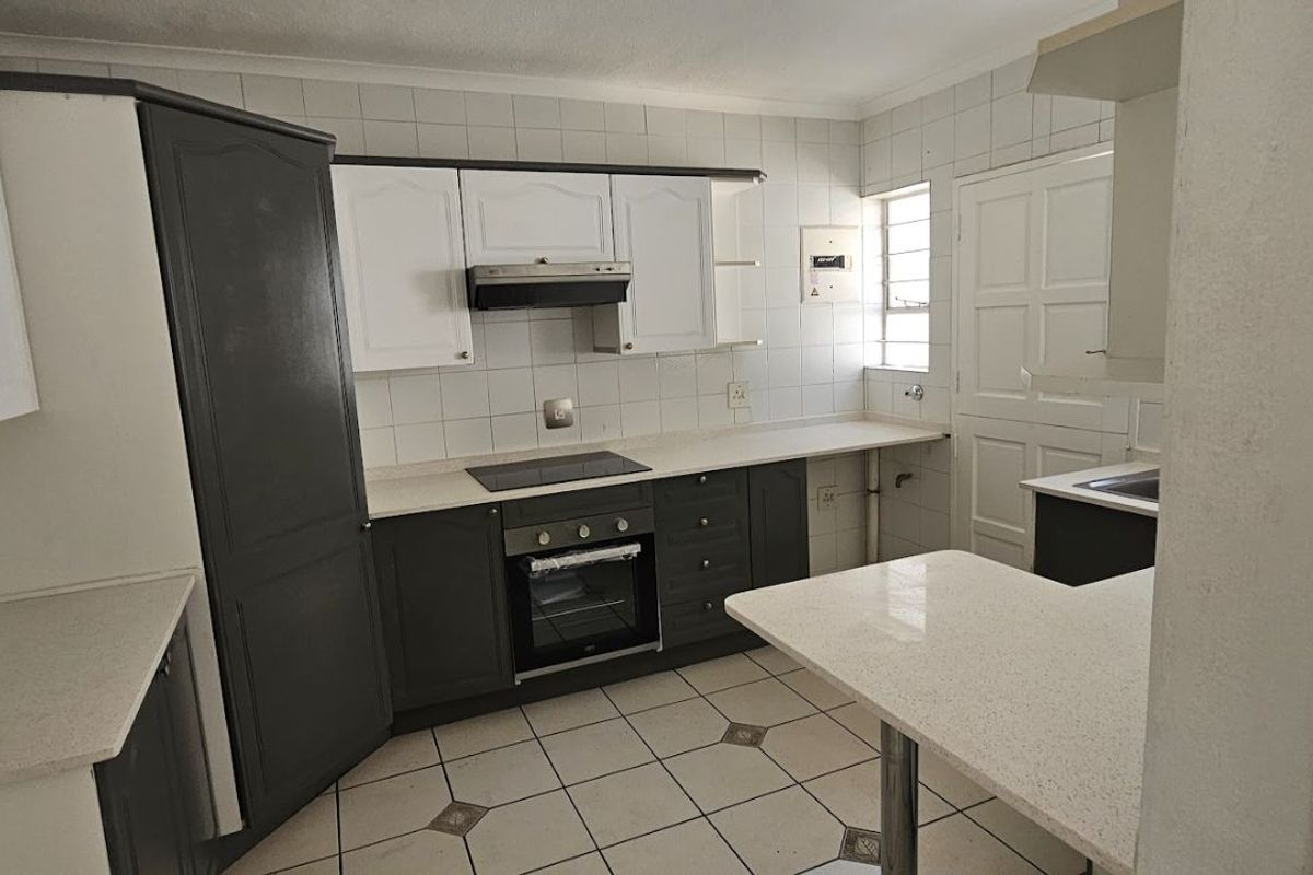 Cluster For Sale in Bryanston - Photo 4