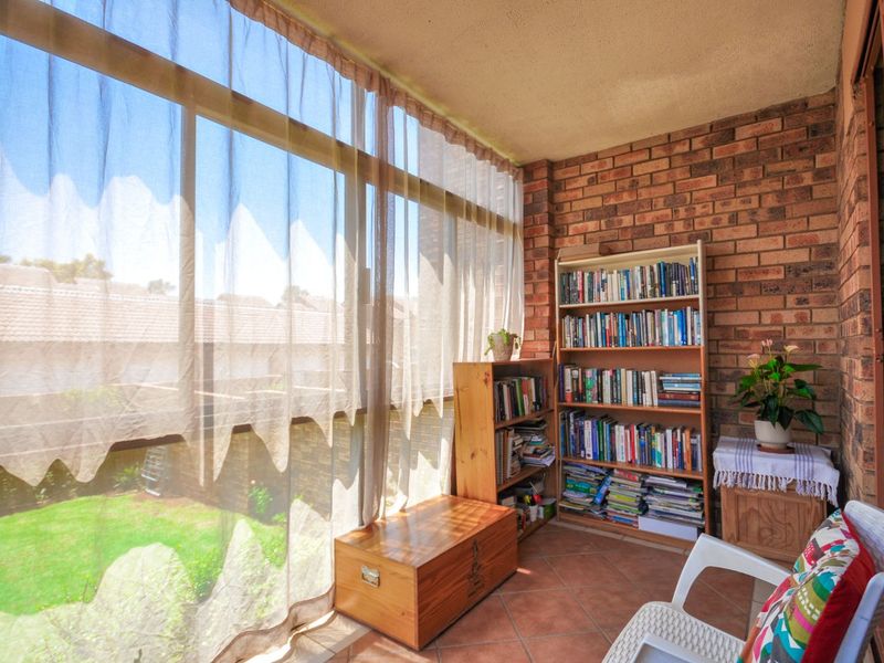 Apartment For Sale in Mooikloof Ridge - Photo 6