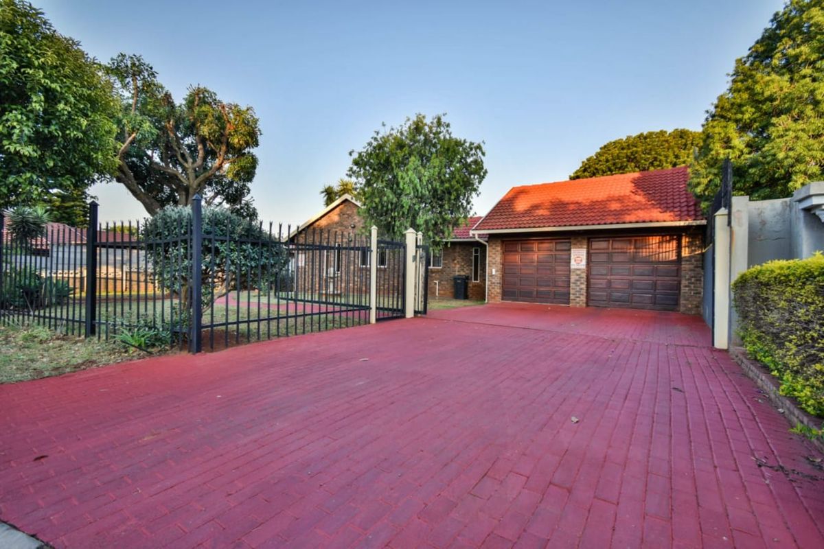 House For Sale in The Orchards - Photo 2