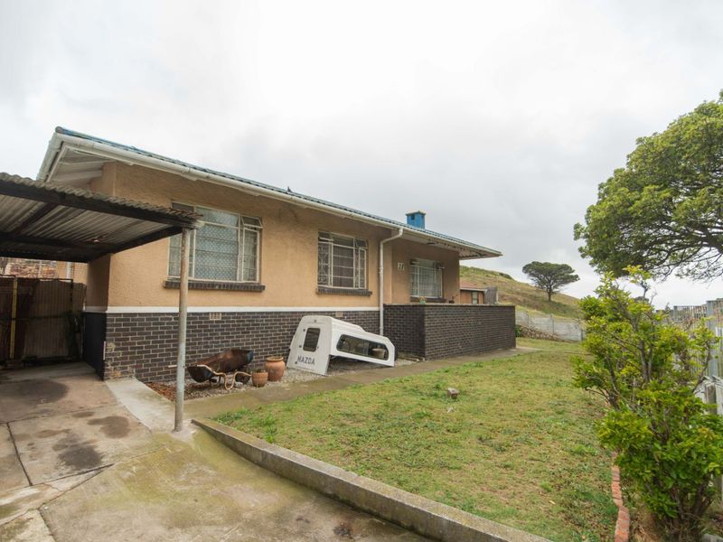 House For Sale in Newton Park - Photo 2