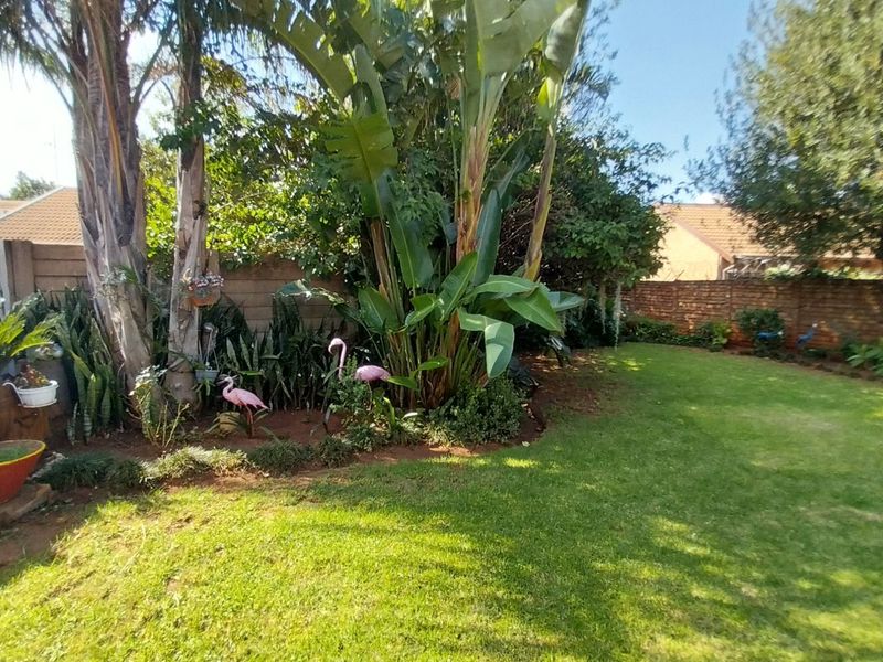 Townhouse For Sale in Doornpoort - Photo 3