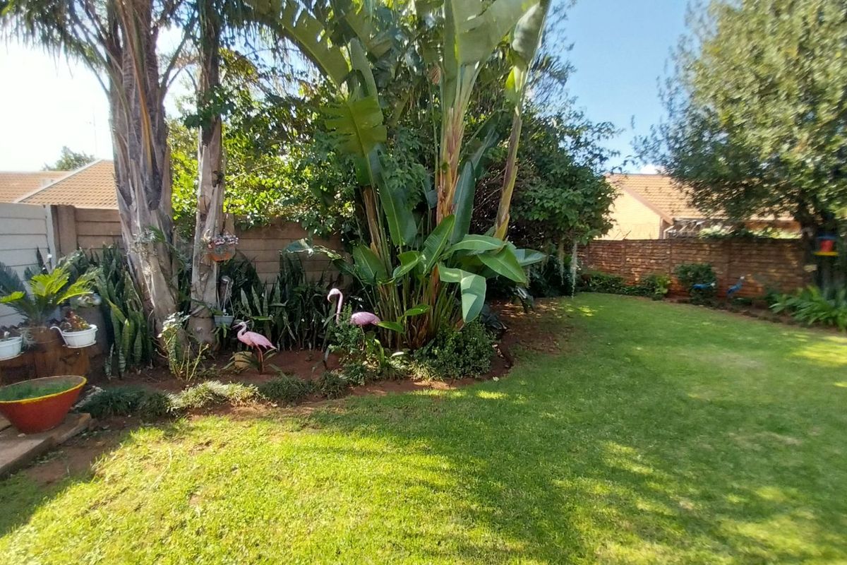 Townhouse For Sale in Doornpoort - Photo 3