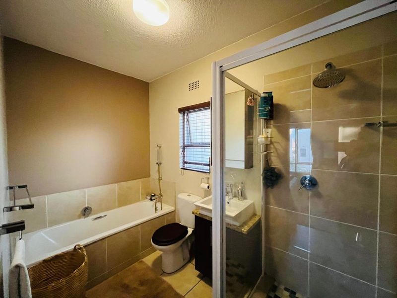 Apartment For Sale in Sunninghill - Photo 7