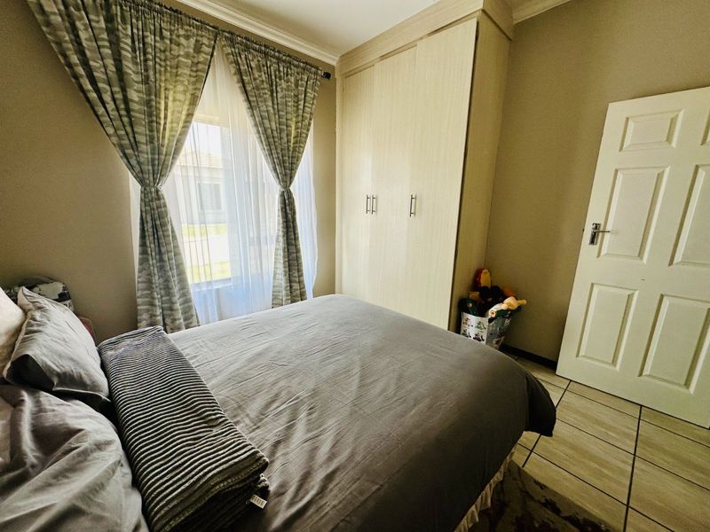 Townhouse For Sale in Terra Nova - Photo 10