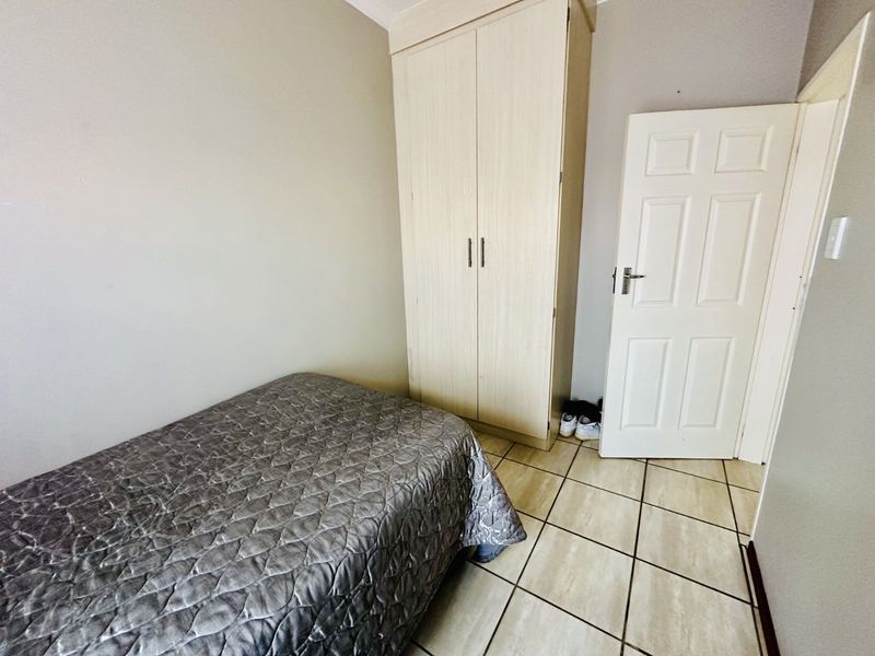 Townhouse For Sale in Terra Nova - Photo 8