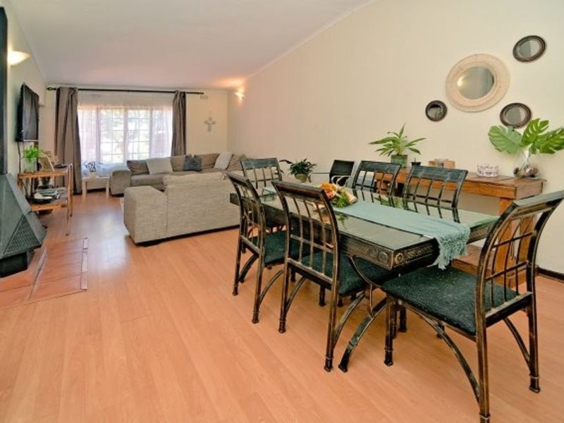 Townhouse For Sale in Constantia Kloof - Photo 8