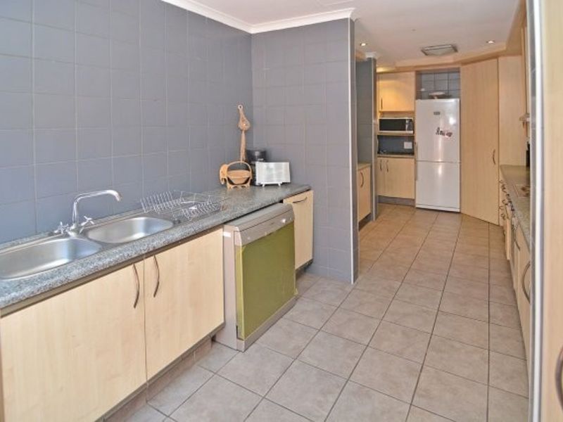 Townhouse For Sale in Constantia Kloof - Photo 6