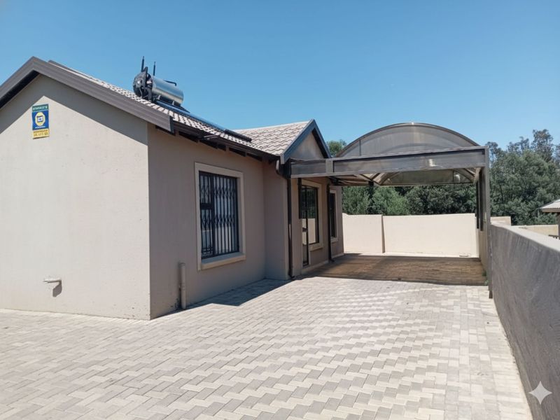 House For Sale in Wilfordon - Photo 2