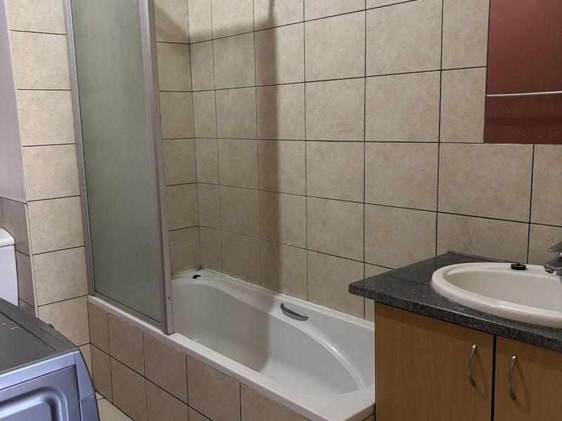 Apartment For Sale in Braamfontein Werf - Photo 10