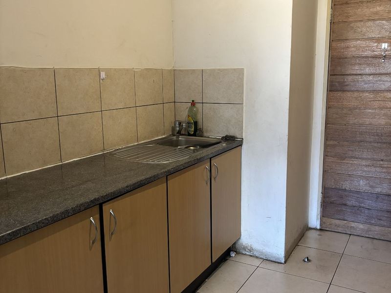 Apartment For Sale in Braamfontein Werf - Photo 4