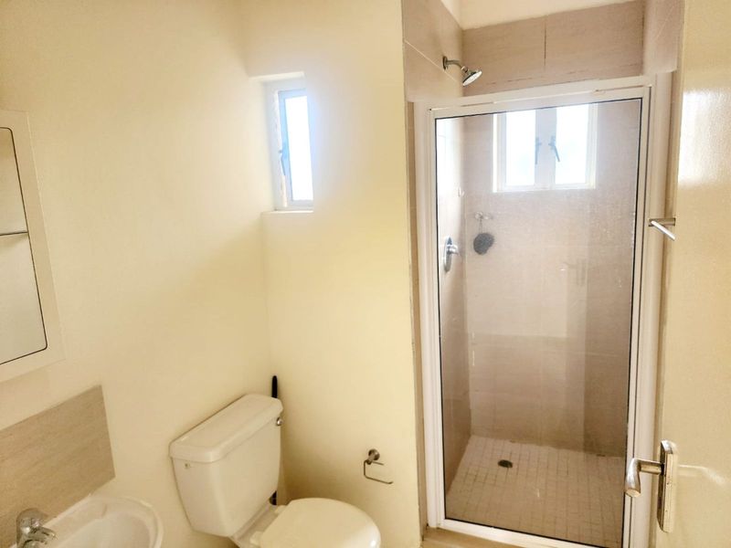 Apartment For Sale in Sheffield Beach - Photo 8