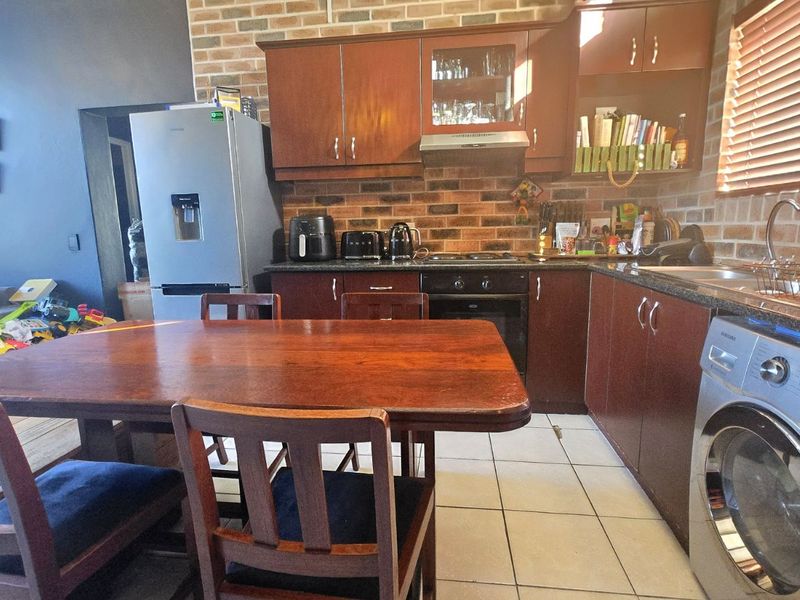 Apartment For Sale in Whispering Pines - Photo 4