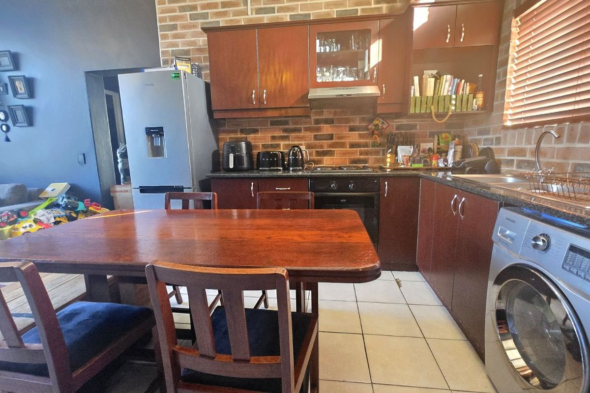 Apartment For Sale in Whispering Pines - Photo 4