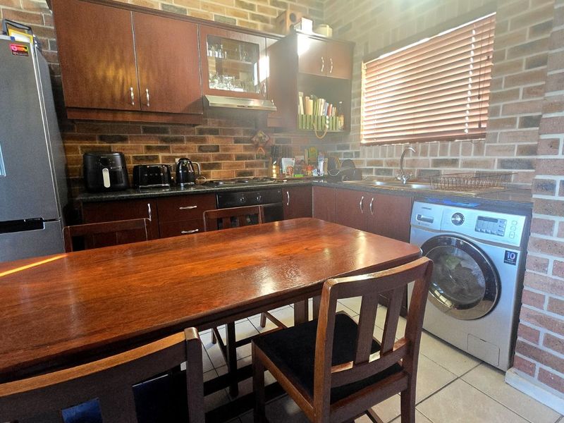 Apartment For Sale in Whispering Pines - Photo 5