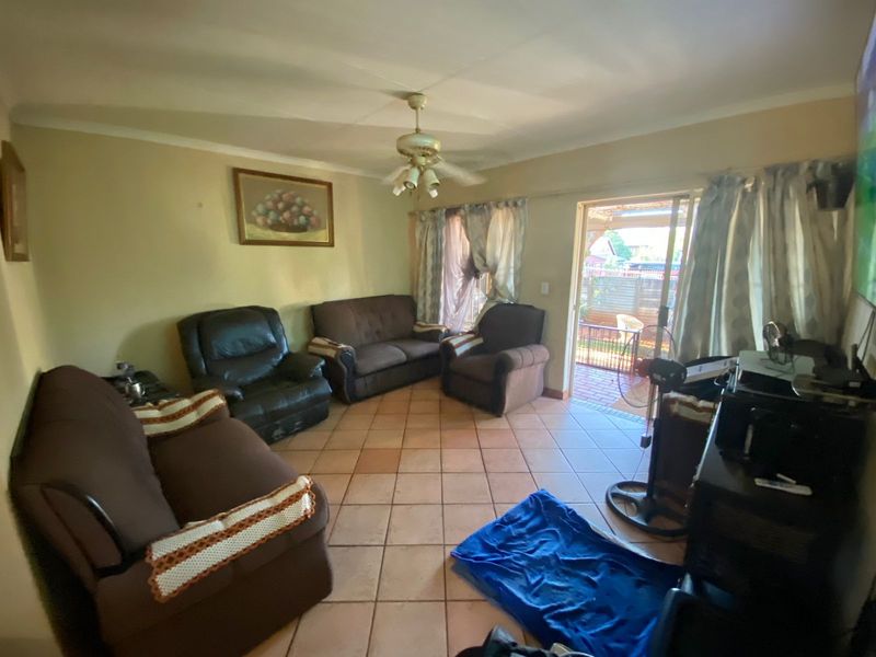 Townhouse For Sale in Garsfontein - Photo 7