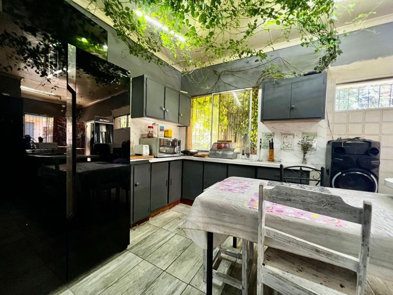 House For Sale in De Bruinpark - Photo 2