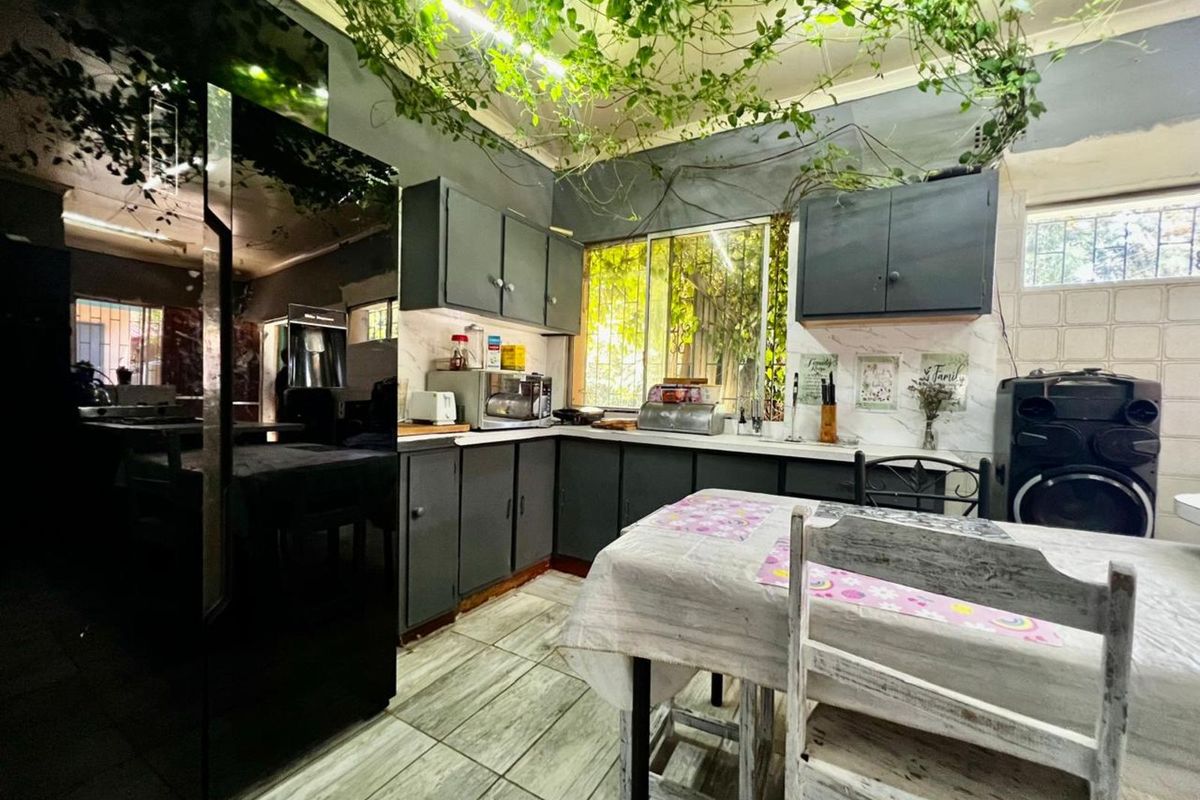 House For Sale in De Bruinpark - Photo 2