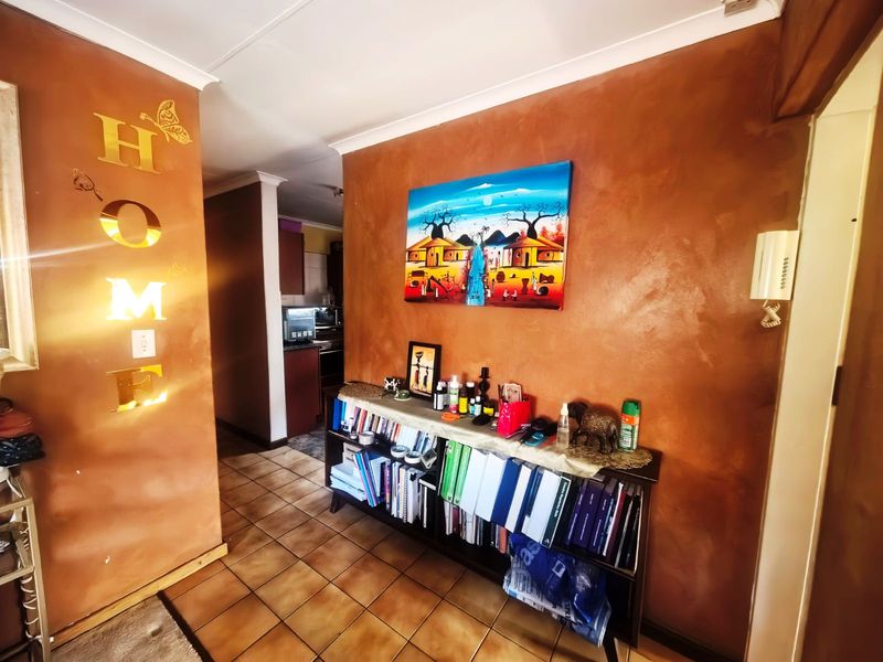 House For Sale in Zwartkop - Photo 9