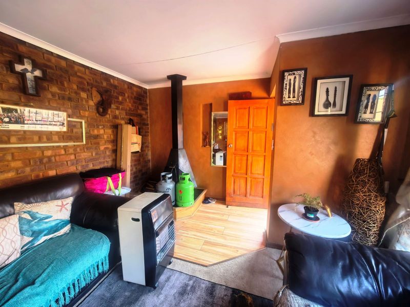 House For Sale in Zwartkop - Photo 8