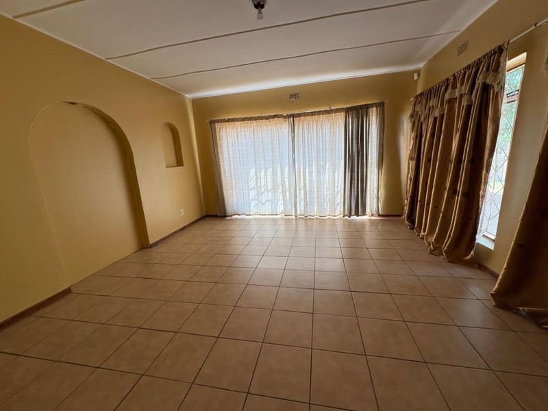 House For Sale in Diamant Park - Photo 4