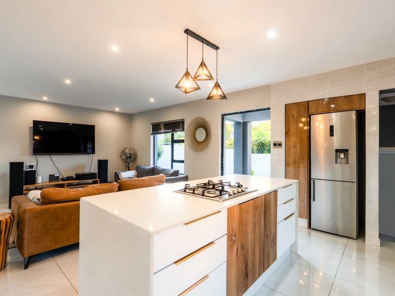 House For Sale in Olympus AH - Photo 3