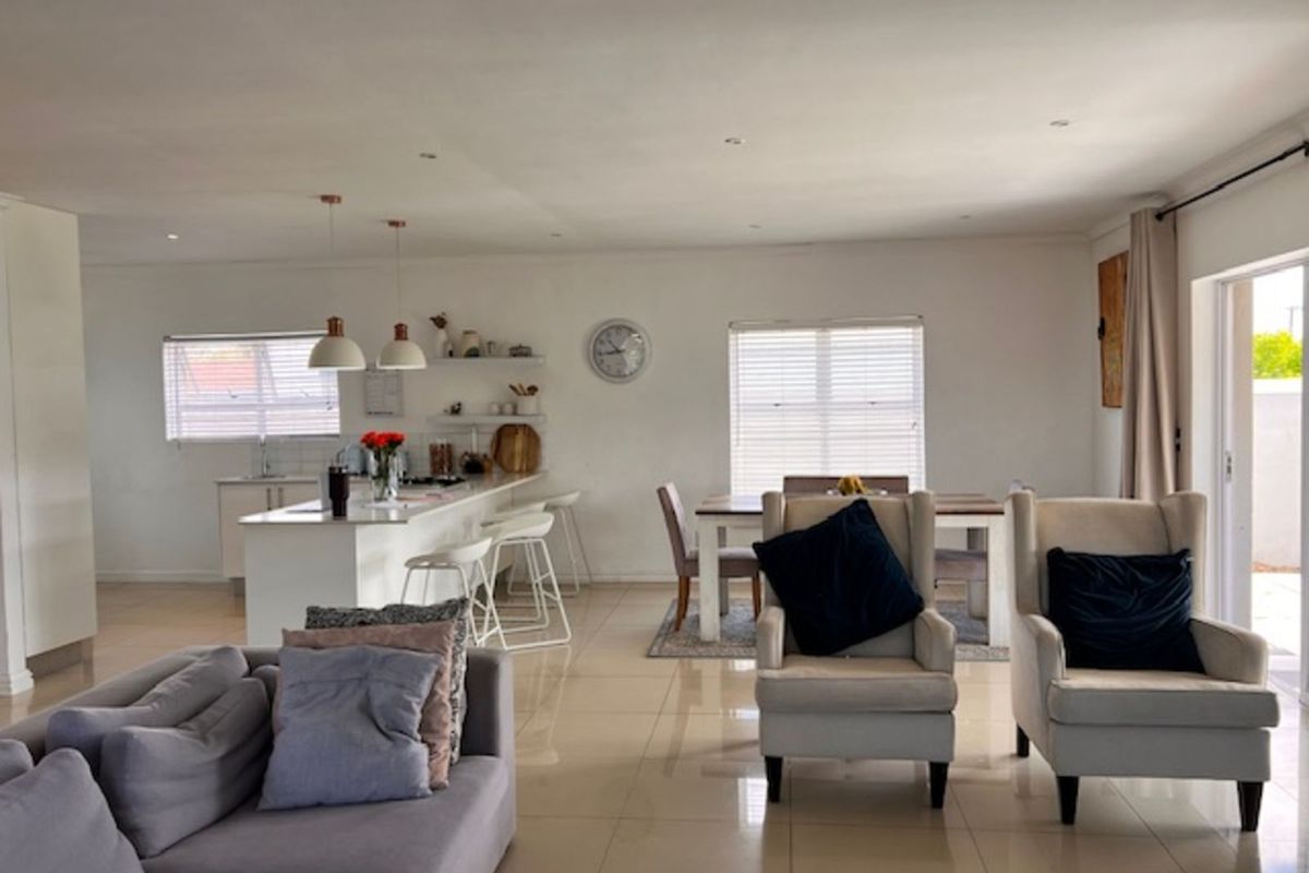 House For Sale in Croydon - Photo 4