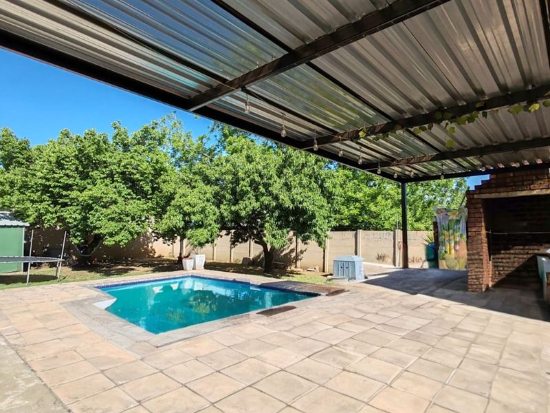 House For Sale in Northmead - Photo 2