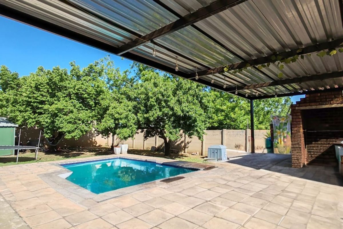 House For Sale in Northmead - Photo 2