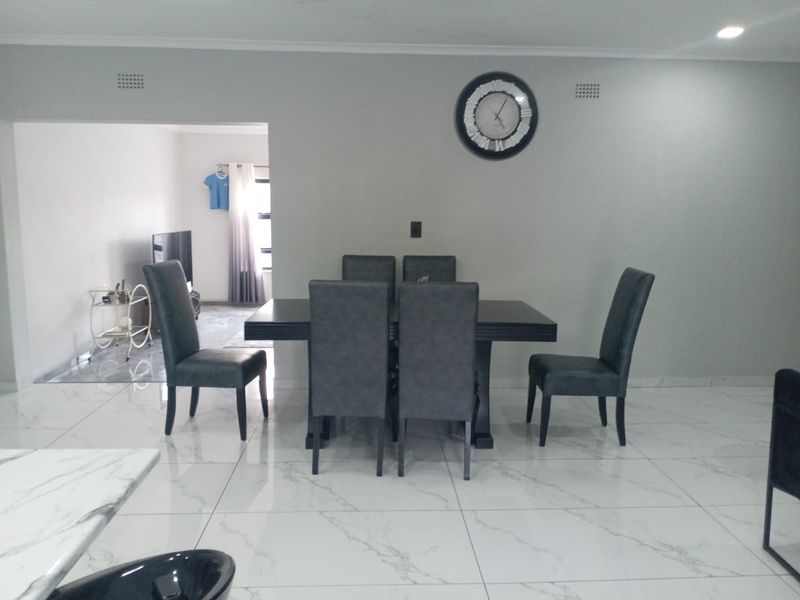 House For Sale in Greymont - Photo 3