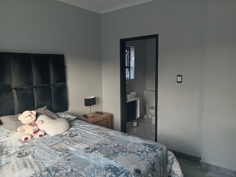 House For Sale in Greymont - Photo 8