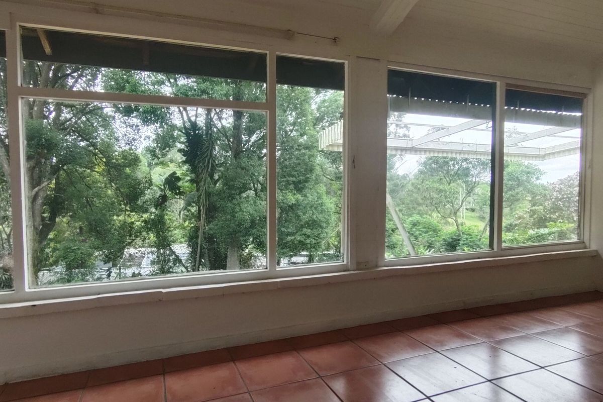 House For Sale in Hillcrest Park - Photo 4