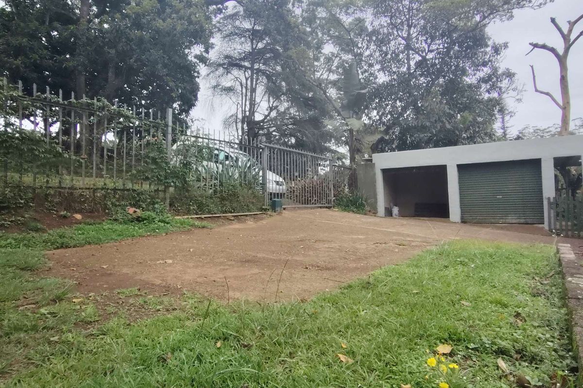 House For Sale in Hillcrest Park - Photo 3