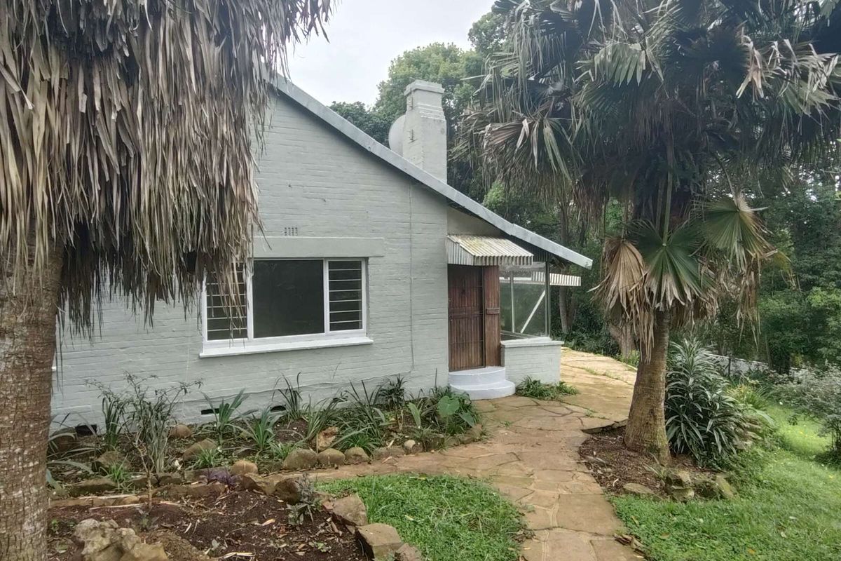 House For Sale in Hillcrest Park - Photo 2