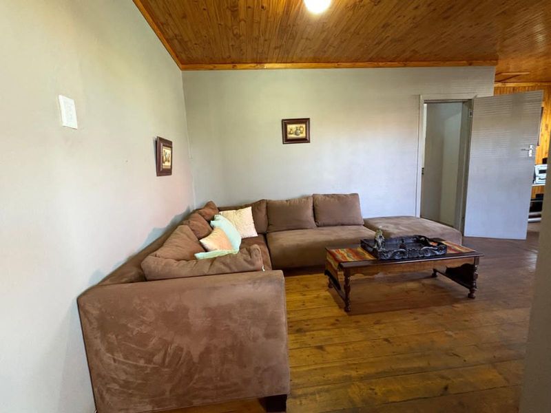 House For Sale in Riviera - Photo 2