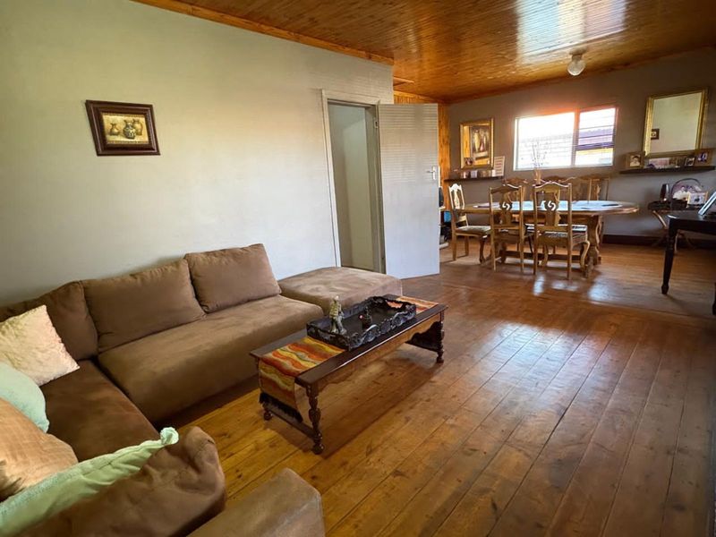 House For Sale in Riviera - Photo 3