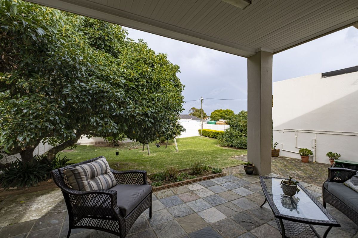 House For Sale in Newton Park - Photo 4