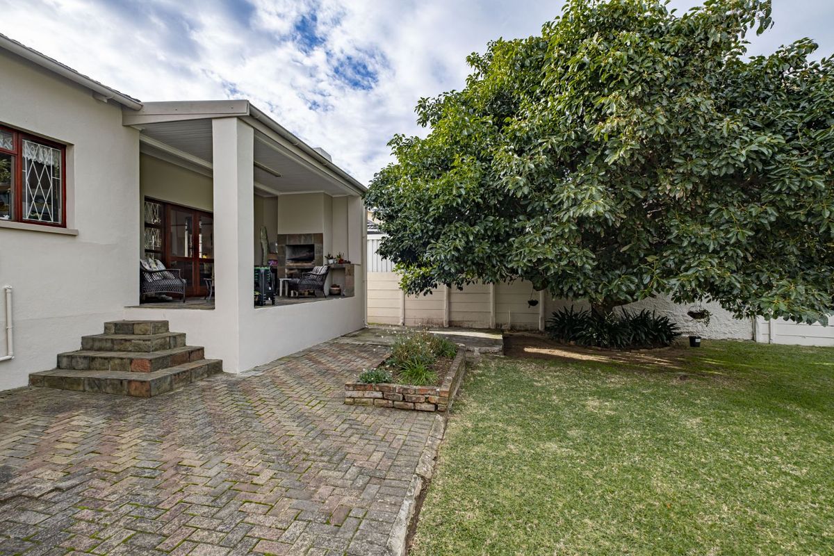 House For Sale in Newton Park - Photo 2