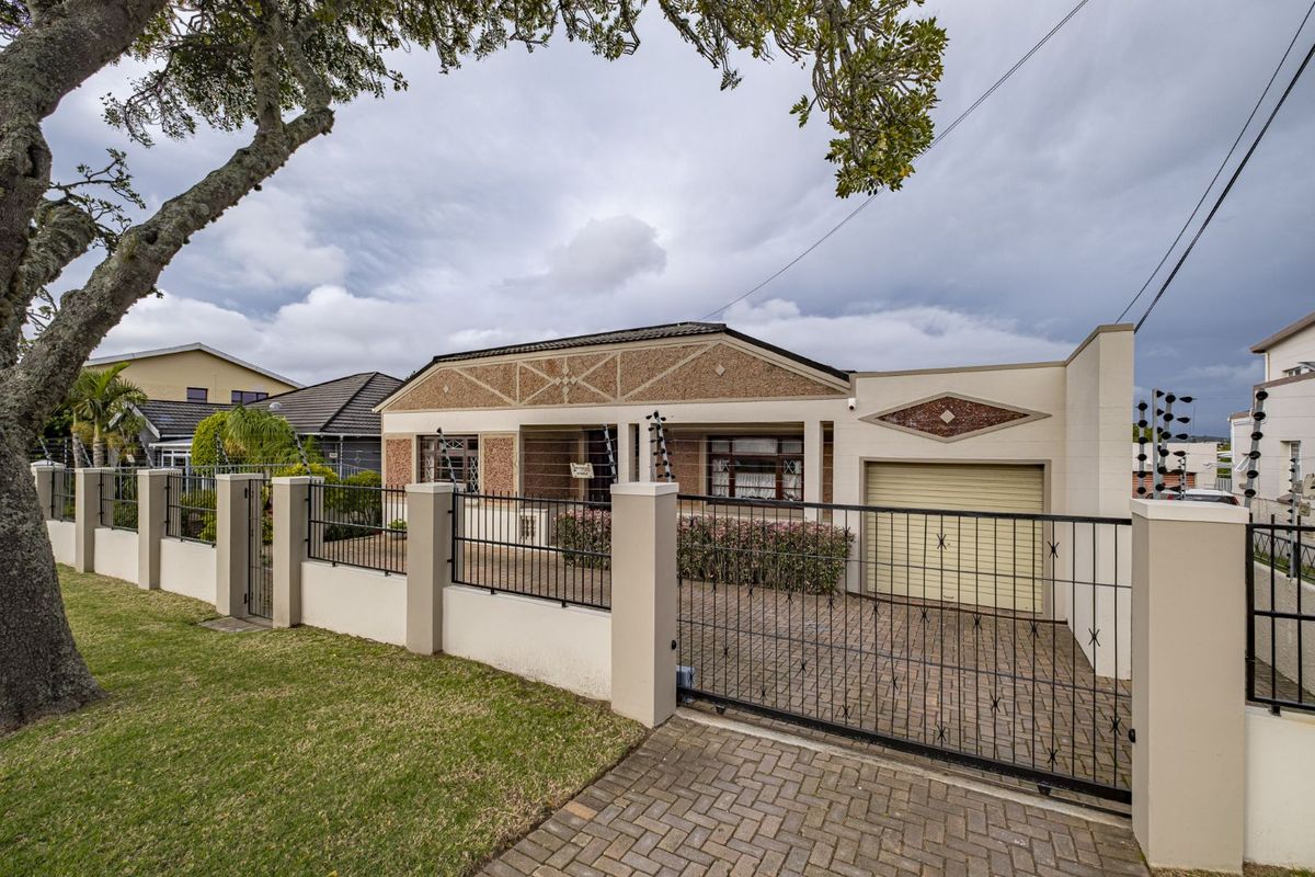 House For Sale in Newton Park - Photo 3