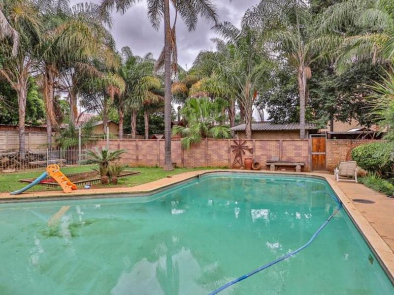 House For Sale in Pretoria North - Photo 2