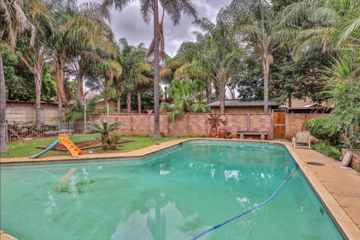 House For Sale in Pretoria North - Photo 2