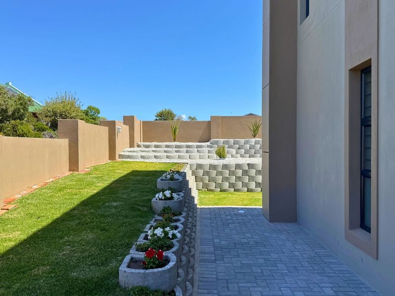 House For Sale in Klipfonteyn - Photo 2