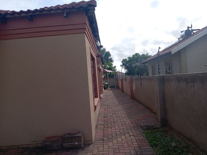 House For Sale in Mahlako-a-phahla Gardens - Photo 5