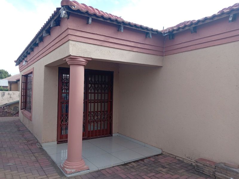 House For Sale in Mahlako-a-phahla Gardens - Photo 3