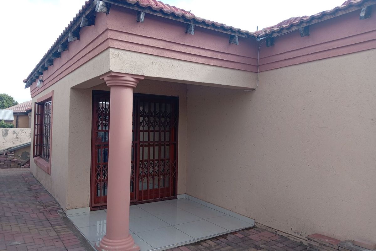House For Sale in Mahlako-a-phahla Gardens - Photo 3