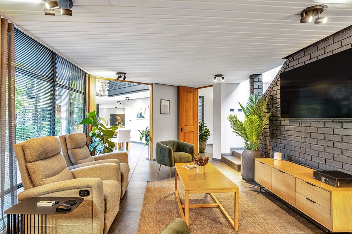 House For Sale in Waterkloof - Photo 5