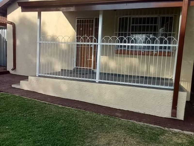 House For Sale in Cosmosrand - Photo 3