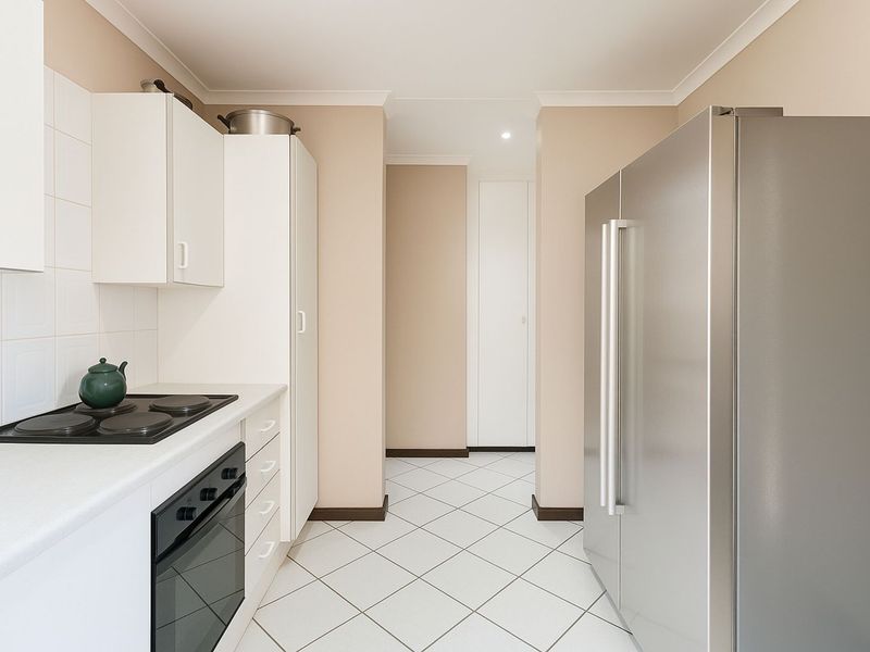 Townhouse For Sale in Moreleta Park - Photo 10